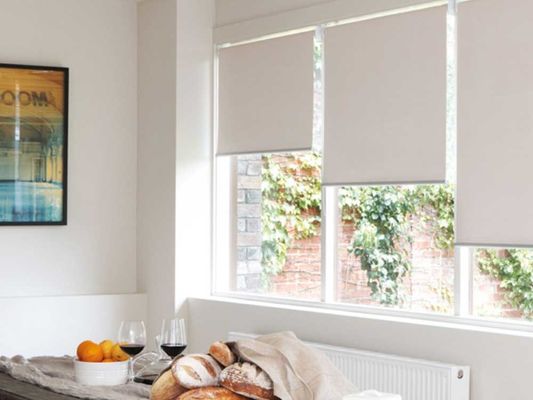 Ciechi di finestra bianchi del rullo di blackout di colore impermeabili per la cucina 1.8M Width
