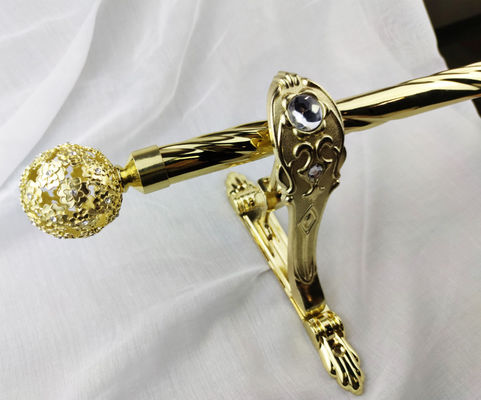 Stile di lusso della palla del cappuccio dei Finials dorati delle aste della tenda per gli hotel dei ristoranti