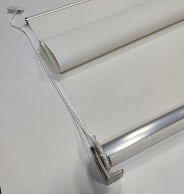 tonalità del rullo del tessuto di 38mm, ciechi di alluminio decorativi di blackout della finestra della metropolitana
