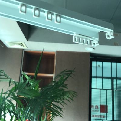 Pista di alluminio libera della tenda del soffitto della ferrovia di tenda del doppio sostegno per la decorazione domestica