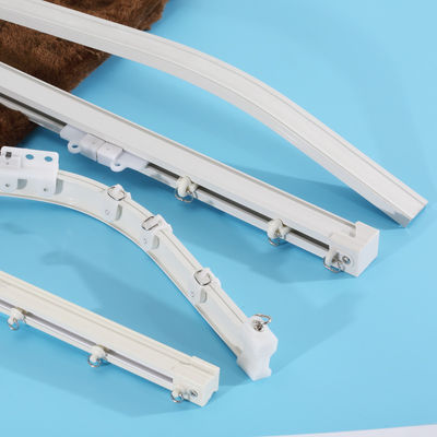 Ceilling ha montato la pista di alluminio della tenda del gancio della tenda di doccia con gli accessori