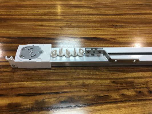 Piste elettriche polacche della tenda del metallo, rotaie di tenda regolabili per la decorazione