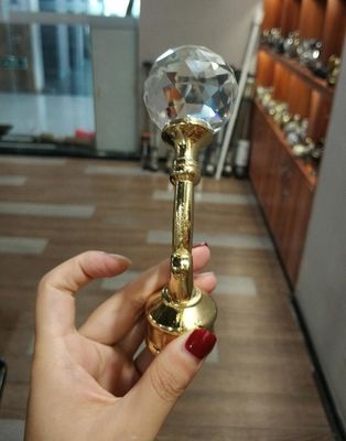 Accessori di cristallo all'ingrosso dell'asta della tenda dei finials del metallo del palo della tenda dell'oro per le aste della tenda