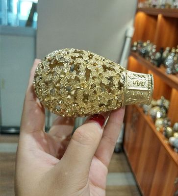 accessori all'ingrosso dell'asta della tenda del finial dei cappucci protettivi del metallo di colore dell'oro di prezzi dell'asta della tenda