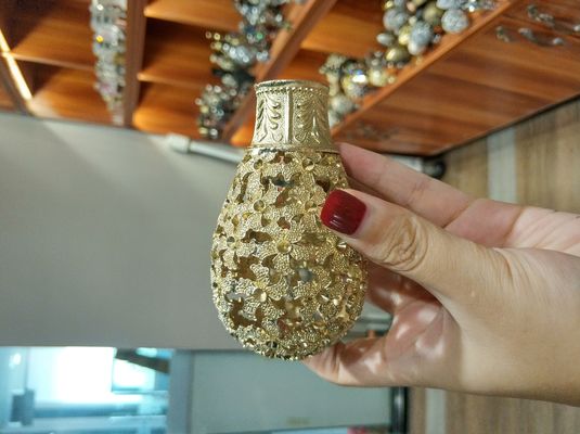 accessori all'ingrosso dell'asta della tenda del finial dei cappucci protettivi del metallo di colore dell'oro di prezzi dell'asta della tenda
