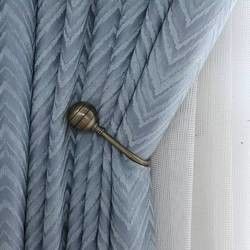 La parete divisoria decorativa di colore dorato aggancia lo stile di lusso semplice con la corda