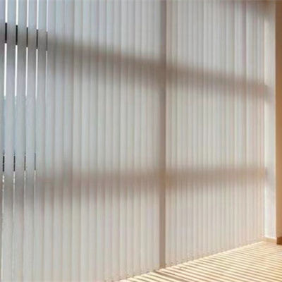 OEM moderno verticale manuale conveniente di stile delle veneziane del PVC