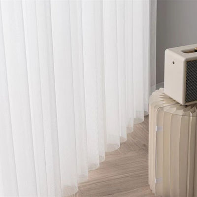 Il verticale elettrico di notte moderna del giorno acceca per la camera da letto dell'hotel