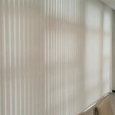 Le tende verticali flessibili regolabili dei ciechi accendono la trasmissione per gli hotel